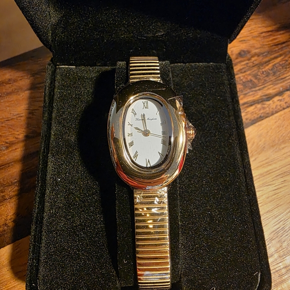 Amara Gold Watch - Heaven Mayhem - Picture 3 of 5